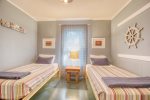 Twin bedroom